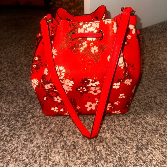 Floral Red Bucket Bag - Picture 5 of 10